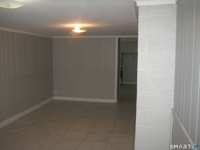 29 Barry Lane, Simsbury, CT 06070