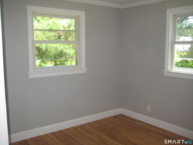 29 Barry Lane, Simsbury, CT 06070