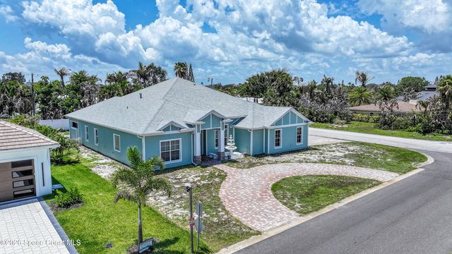 605 N Shannon Avenue, Indialantic, FL 32903