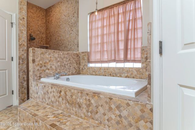 605 N Shannon Avenue, Indialantic, FL 32903