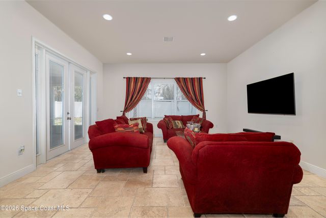 605 N Shannon Avenue, Indialantic, FL 32903