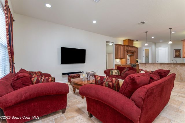 605 N Shannon Avenue, Indialantic, FL 32903