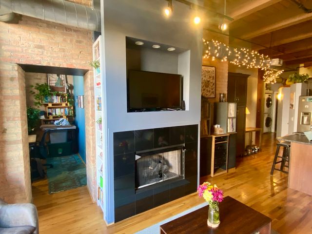 1250 W Van Buren Street 208, Chicago, IL 60607