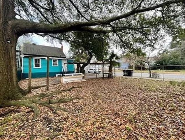 2221 Harden Street, Savannah, GA 31415