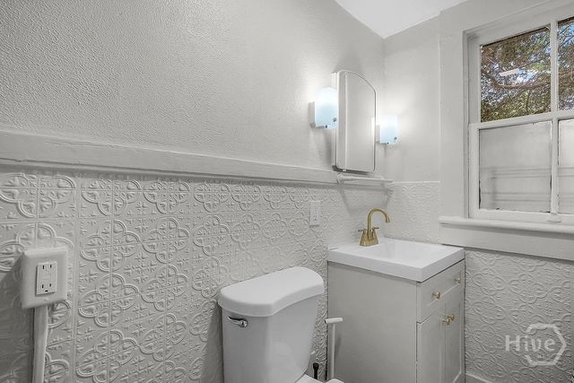 2221 Harden Street, Savannah, GA 31415