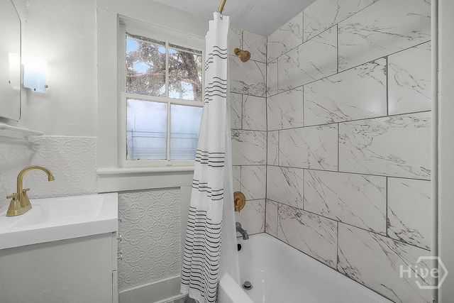 2221 Harden Street, Savannah, GA 31415
