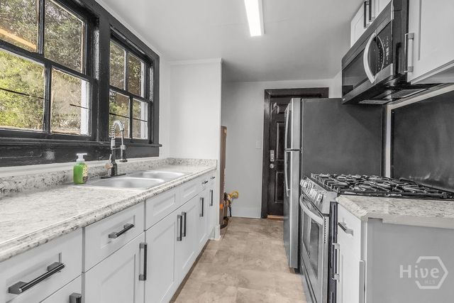 2221 Harden Street, Savannah, GA 31415