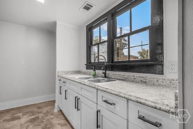 2221 Harden Street, Savannah, GA 31415