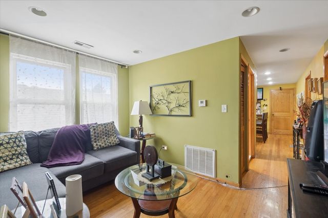 1444 Gunderson Avenue, Berwyn, IL 60402