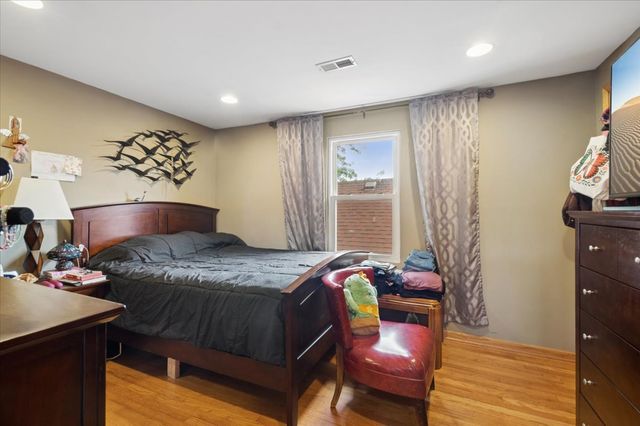 1444 Gunderson Avenue, Berwyn, IL 60402