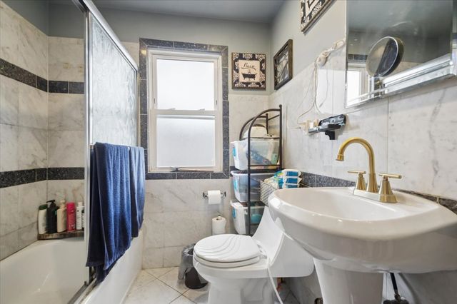 1444 Gunderson Avenue, Berwyn, IL 60402