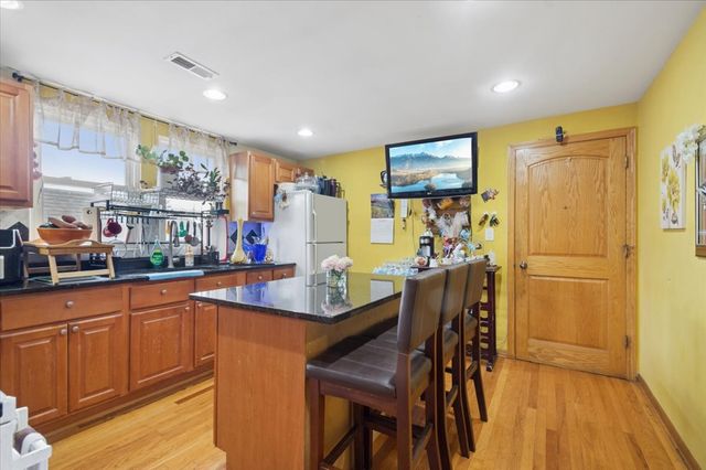 1444 Gunderson Avenue, Berwyn, IL 60402