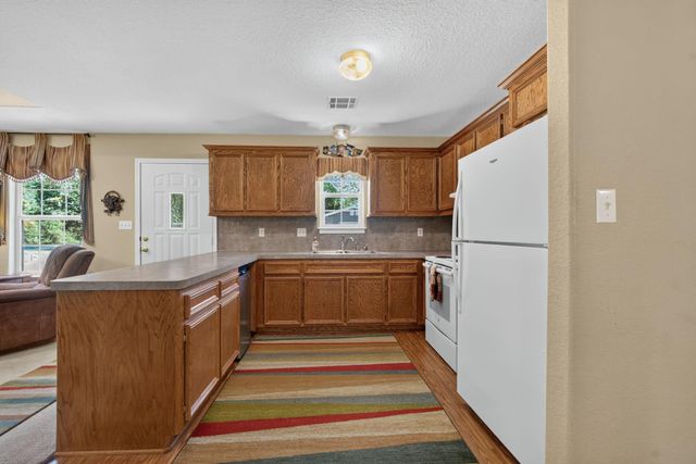 114 Holly Berry Street, Onalaska, TX 77360