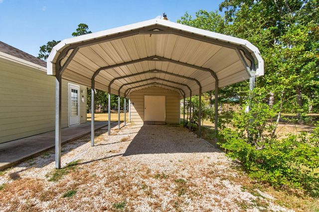 114 Holly Berry Street, Onalaska, TX 77360