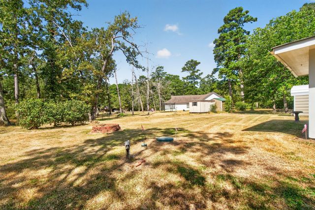 114 Holly Berry Street, Onalaska, TX 77360