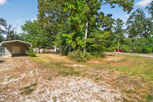 114 Holly Berry Street, Onalaska, TX 77360