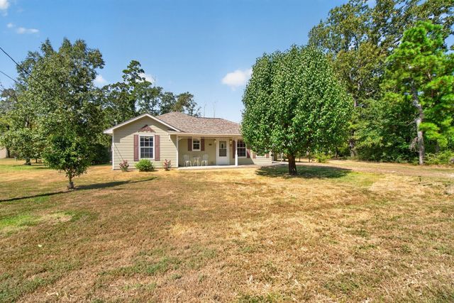 114 Holly Berry Street, Onalaska, TX 77360