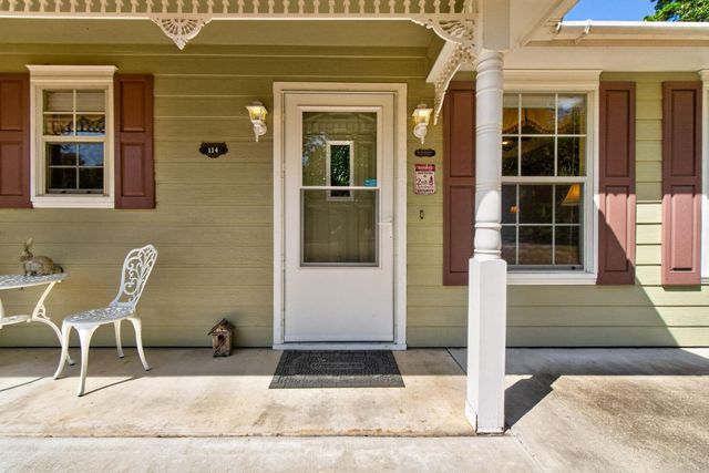 114 Holly Berry Street, Onalaska, TX 77360