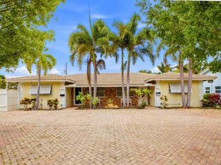5120 NE 22nd Avenue, Lighthouse Point, FL 33064
