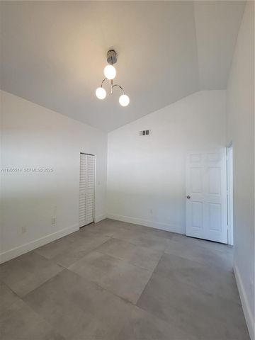 22225 SW 100th Ave, Cutler Bay, FL 33190