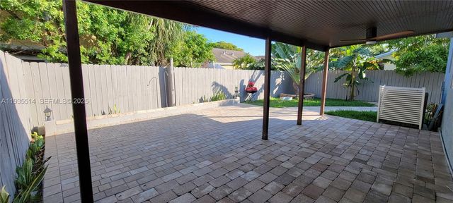 22225 SW 100th Ave, Cutler Bay, FL 33190