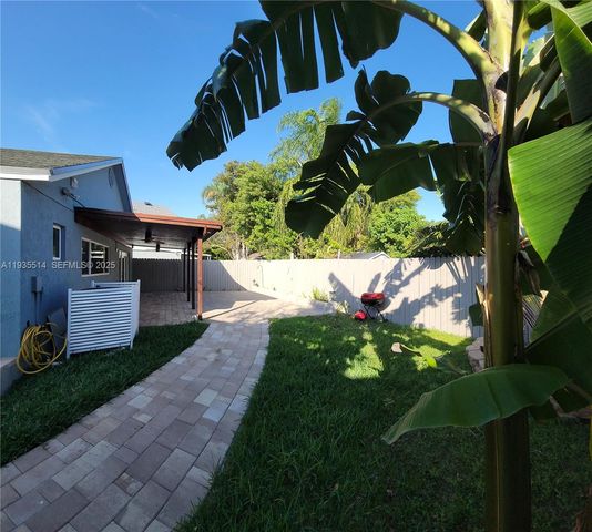 22225 SW 100th Ave, Cutler Bay, FL 33190