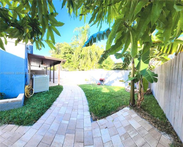 22225 SW 100th Ave, Cutler Bay, FL 33190