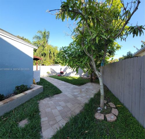 22225 SW 100th Ave, Cutler Bay, FL 33190