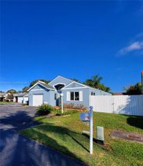 22225 SW 100th Ave, Cutler Bay, FL 33190