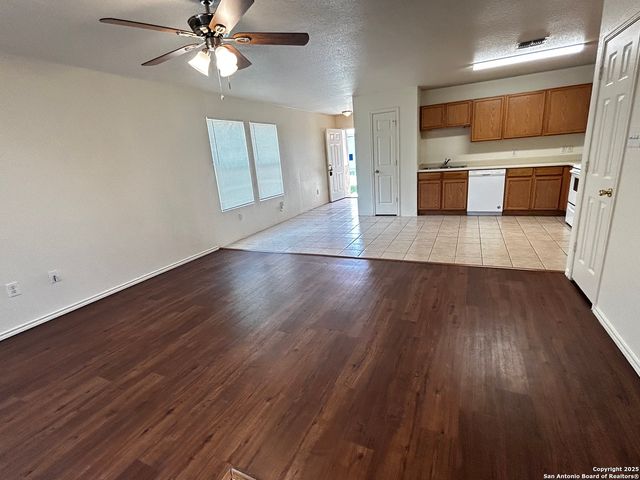 11250 Center Point Rd, San Antonio, TX 78233