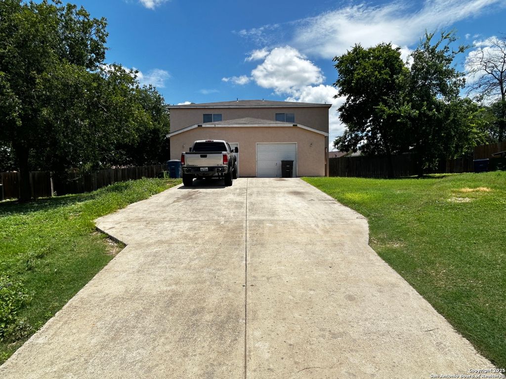 11250 Center Point Rd, San Antonio, TX 78233