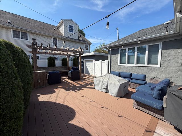 607 Lincoln Boulevard, Long Beach, NY 11561