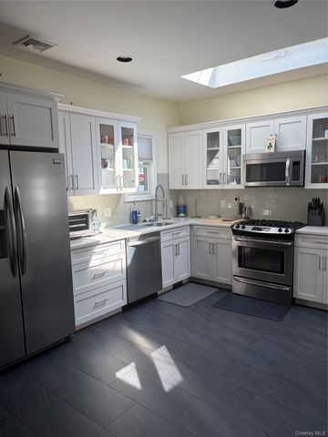 607 Lincoln Boulevard, Long Beach, NY 11561