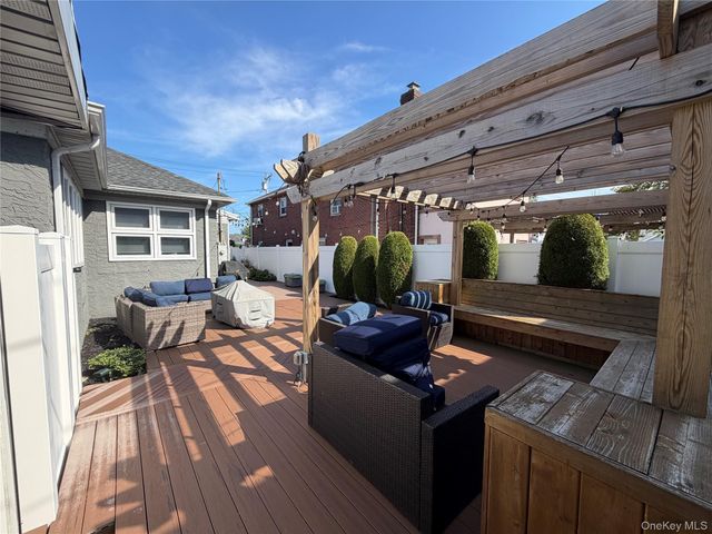 607 Lincoln Boulevard, Long Beach, NY 11561