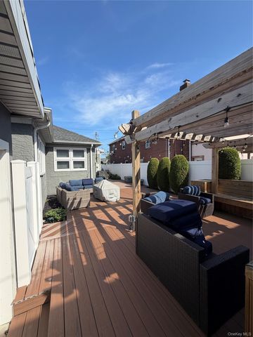 607 Lincoln Boulevard, Long Beach, NY 11561