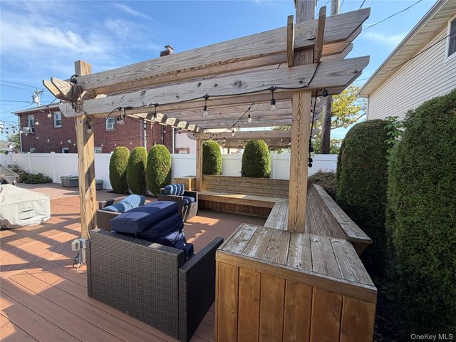 607 Lincoln Boulevard, Long Beach, NY 11561