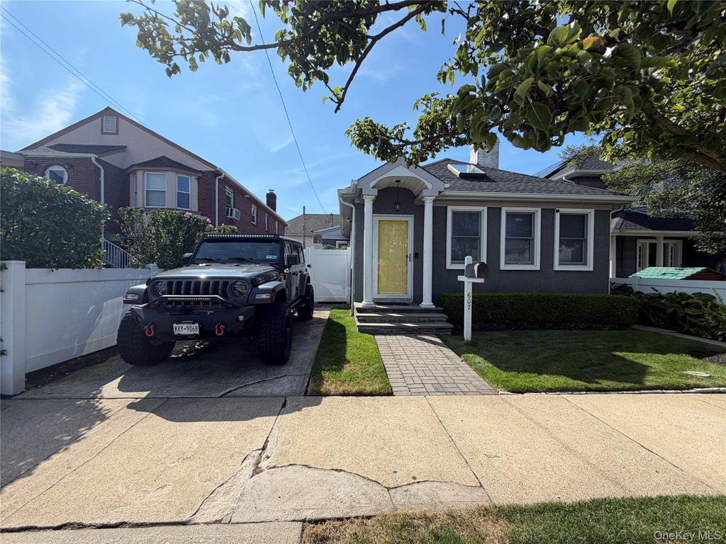 607 Lincoln Boulevard, Long Beach, NY 11561
