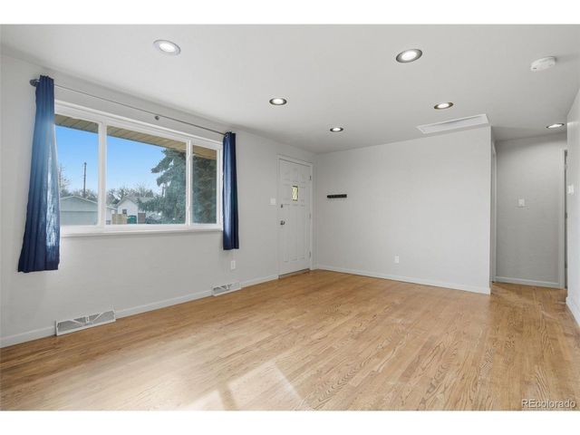 8123 W Iowa Ave, Lakewood, CO 80232