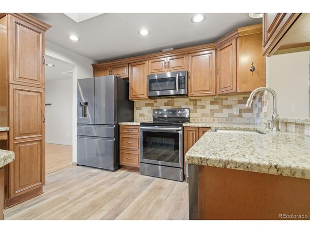 8123 W Iowa Ave, Lakewood, CO 80232