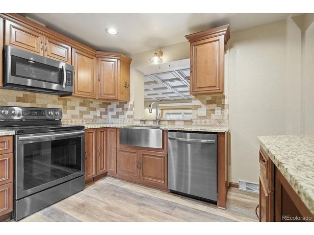 8123 W Iowa Ave, Lakewood, CO 80232