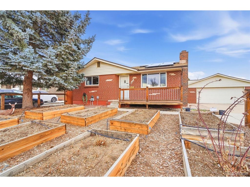 8123 W Iowa Ave, Lakewood, CO 80232