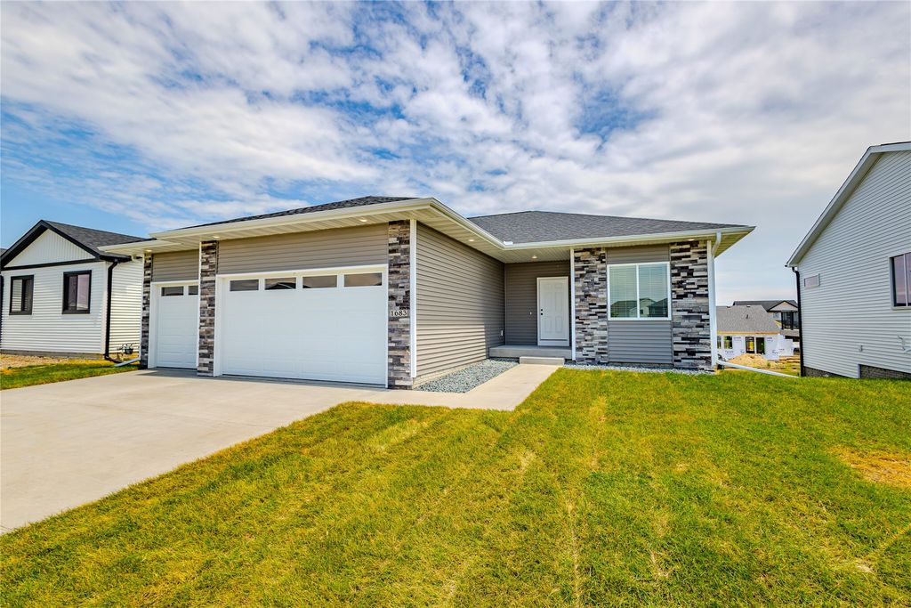 1683 20th Avenue SE, Altoona, IA 50009