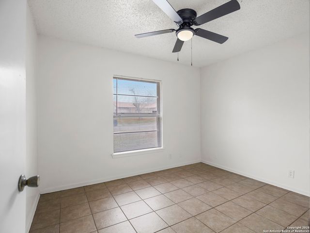 4835 flicker, San Antonio, TX 78217