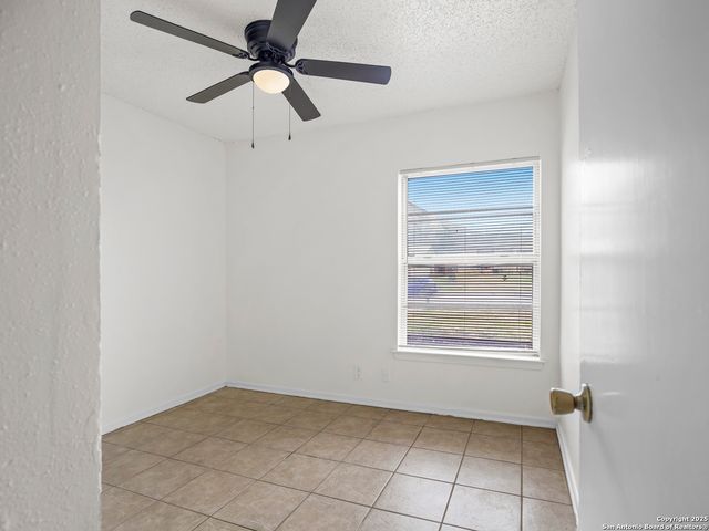 4835 flicker, San Antonio, TX 78217