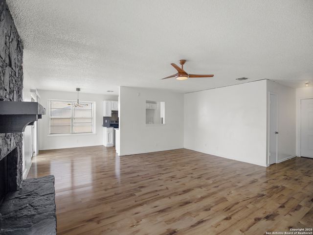 4835 flicker, San Antonio, TX 78217