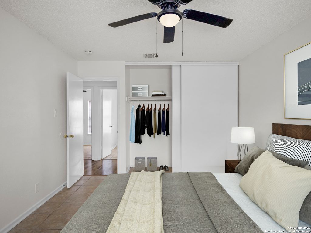 4835 flicker, San Antonio, TX 78217