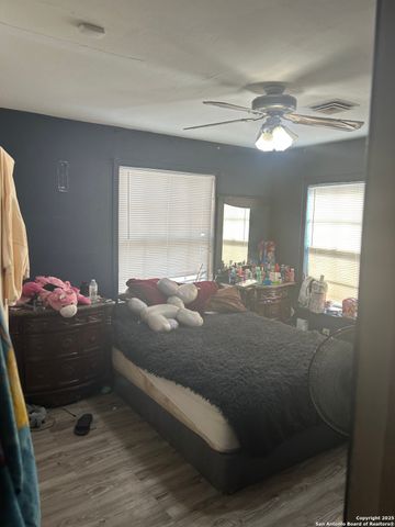 2214 W Cesar E Chavez, San Antonio, TX 78207