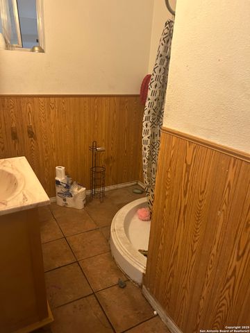 2214 W Cesar E Chavez, San Antonio, TX 78207