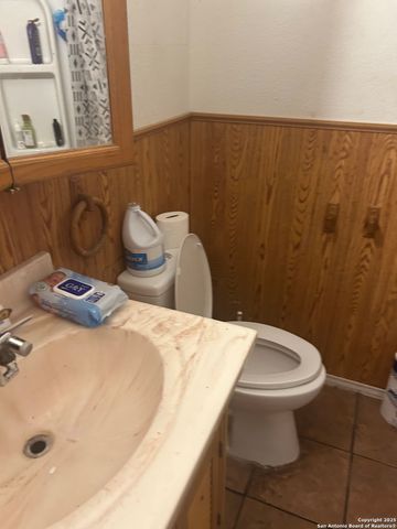 2214 W Cesar E Chavez, San Antonio, TX 78207