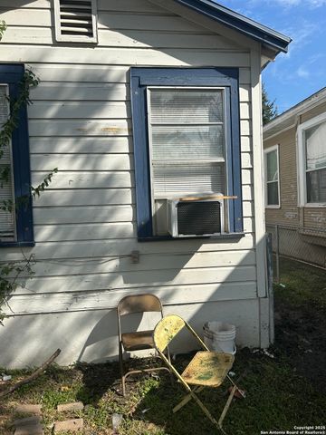 2214 W Cesar E Chavez, San Antonio, TX 78207